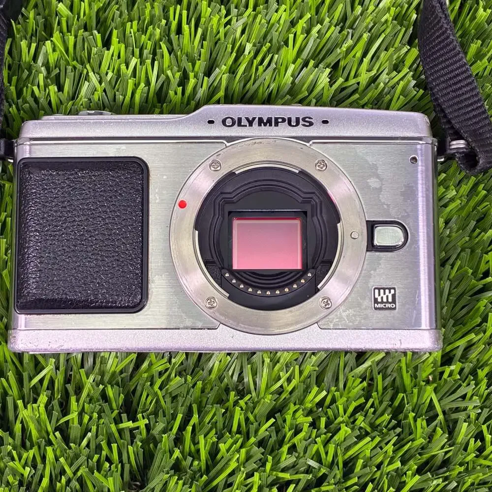 Olympus PEN E-P1 Micro Four Thirds Digital Camera Body